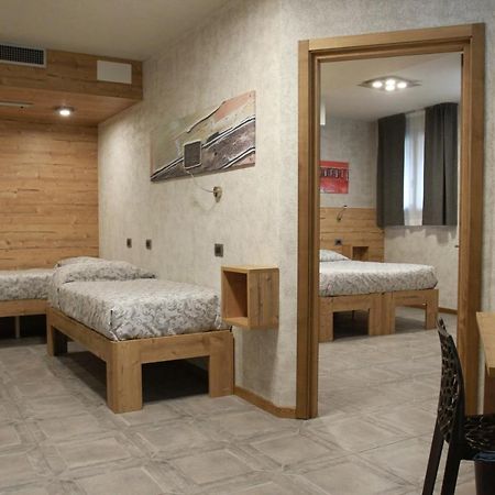Hotel Bed & Rooms , Corte Rossa -1 Min Walk To Bernina Express Tirano Dış mekan fotoğraf