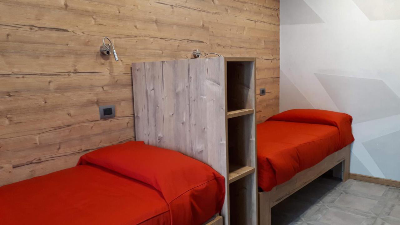 Hotel Bed & Rooms , Corte Rossa -1 Min Walk To Bernina Express Tirano Dış mekan fotoğraf