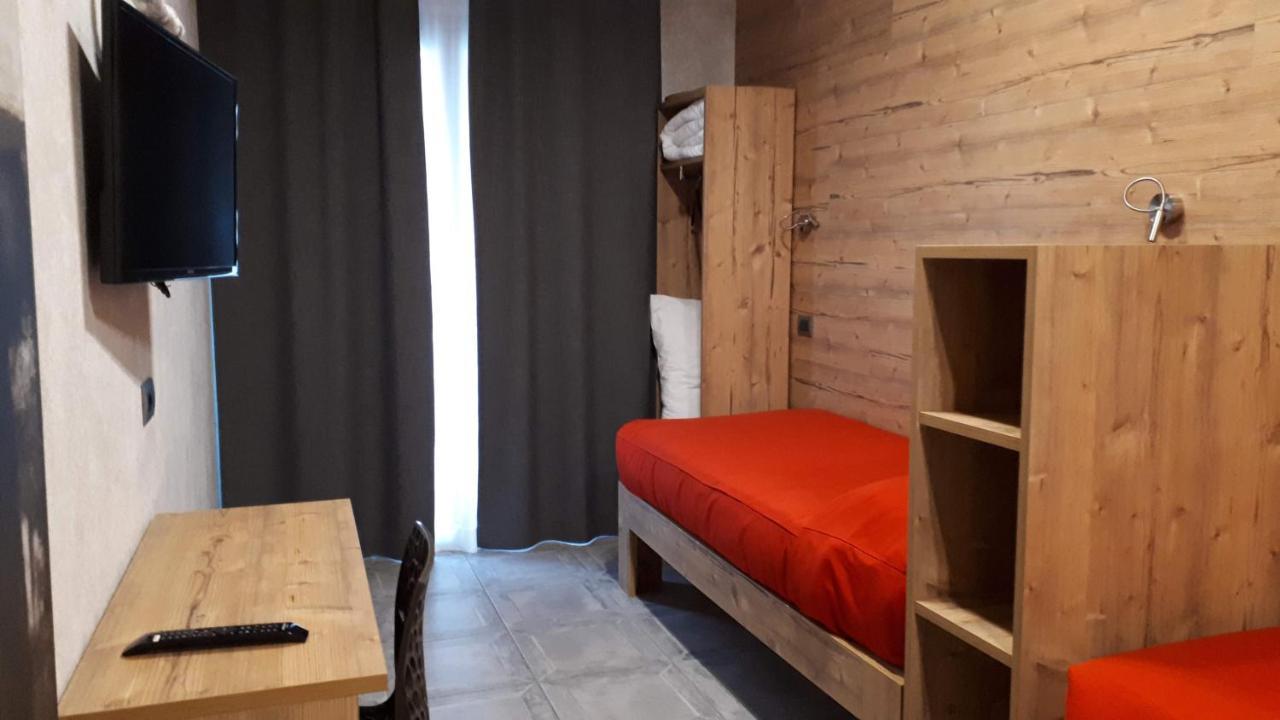 Hotel Bed & Rooms , Corte Rossa -1 Min Walk To Bernina Express Tirano Dış mekan fotoğraf