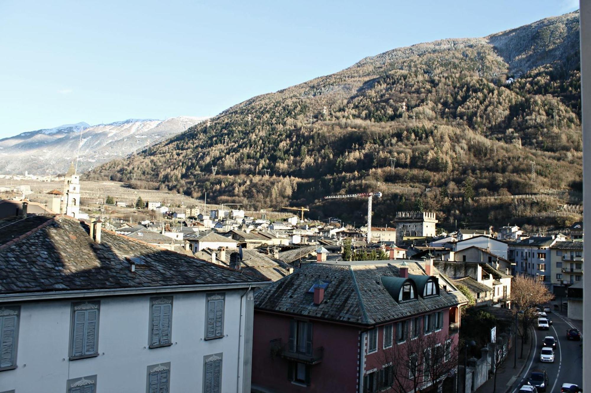 Hotel Bed & Rooms , Corte Rossa -1 Min Walk To Bernina Express Tirano Dış mekan fotoğraf