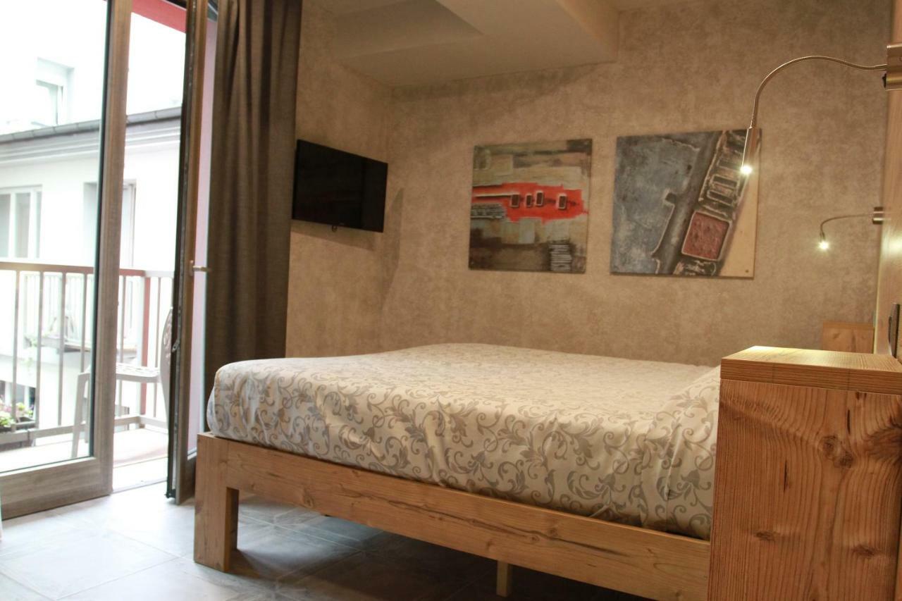 Hotel Bed & Rooms , Corte Rossa -1 Min Walk To Bernina Express Tirano Dış mekan fotoğraf